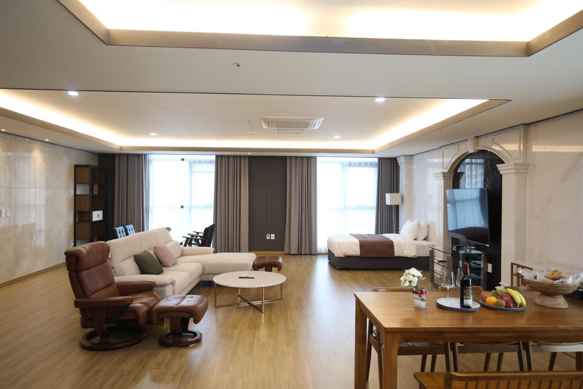 Benikea Hotel Seosan Buitenkant foto