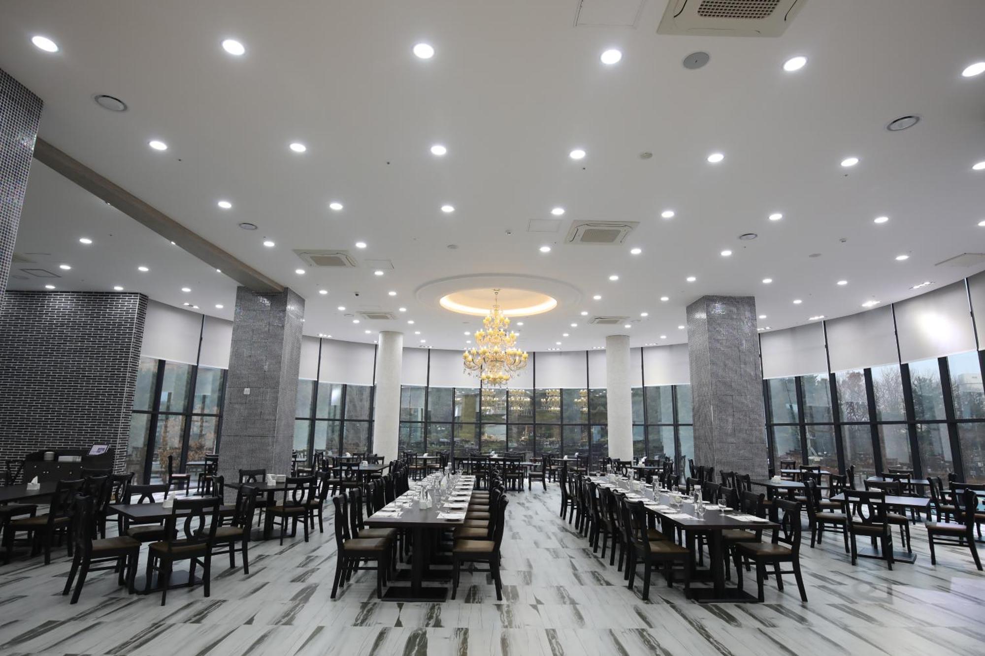 Benikea Hotel Seosan Buitenkant foto